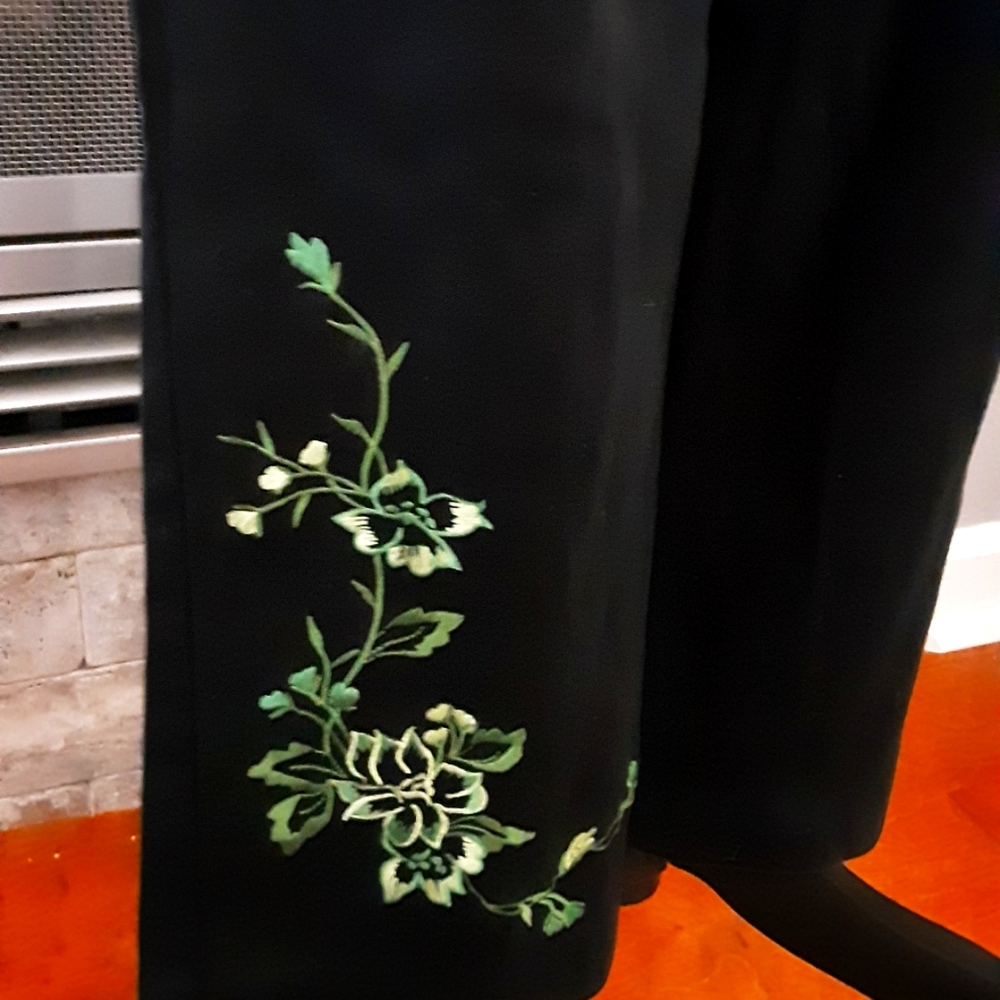 Vintage.  DAVID PAUL black Cropped with green yellow flower/vine embroidery